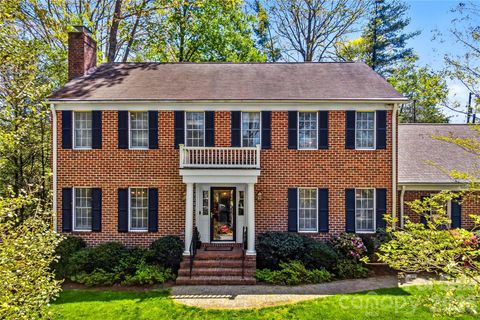 Photo of 1218 Everette Place, Hendersonville, NC 28791 (MLS # 4370494)