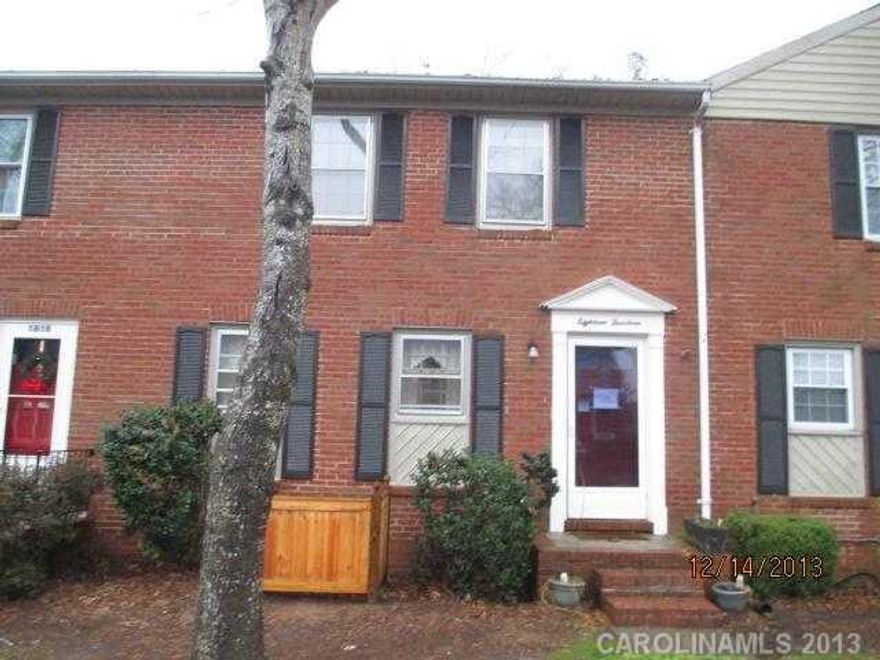 Time Limit Bid Property.4.5% Buyer Premium chgd buyer at closing.Seller does not accept contingencies on TLB prop. Bank Owned. Property sold AS-IS w/o repair, warranty or Seller Disclosure. The Listing Broker & Seller assume no responsibility & make no guarantees, warranties, or representations as to the availability or accuracy of info herein. Seller will accept cash or conventional offers only.