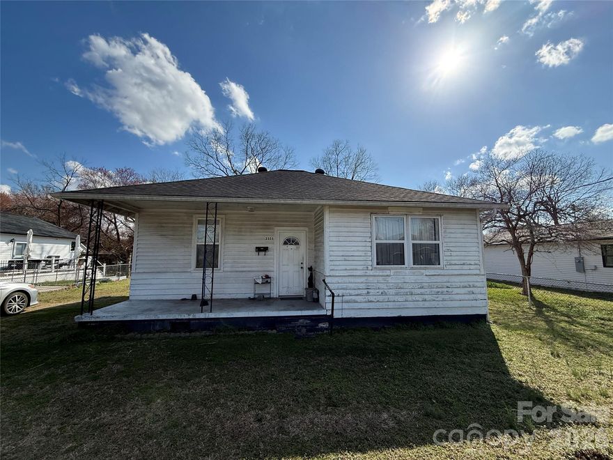 Great investment opportunity! Lots of completed investment properties already on this street, so get it while you can!