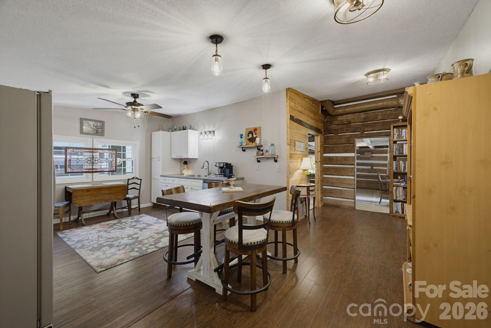 1239 W McGuinn Road