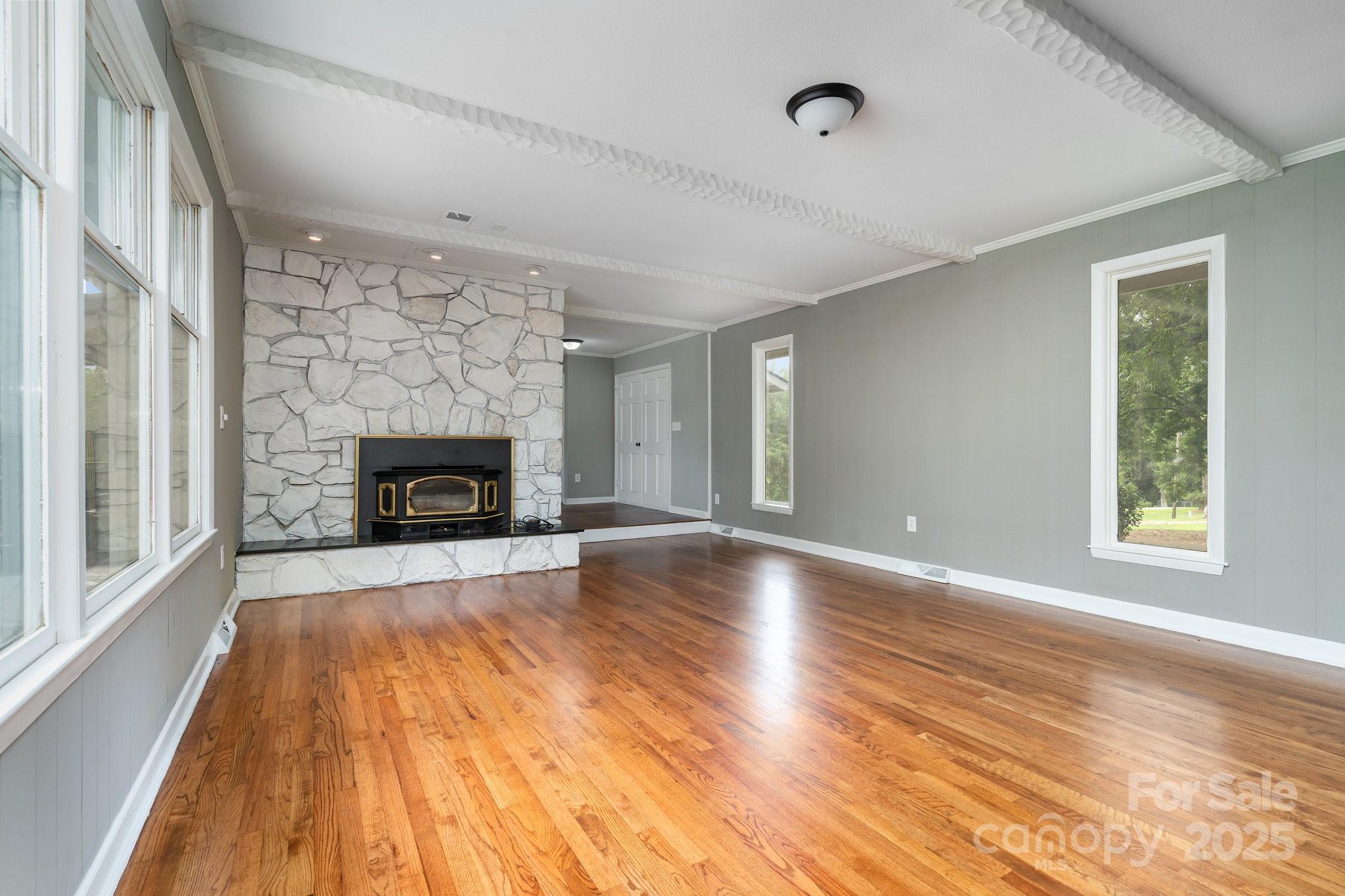 4571 Laurelwood Court