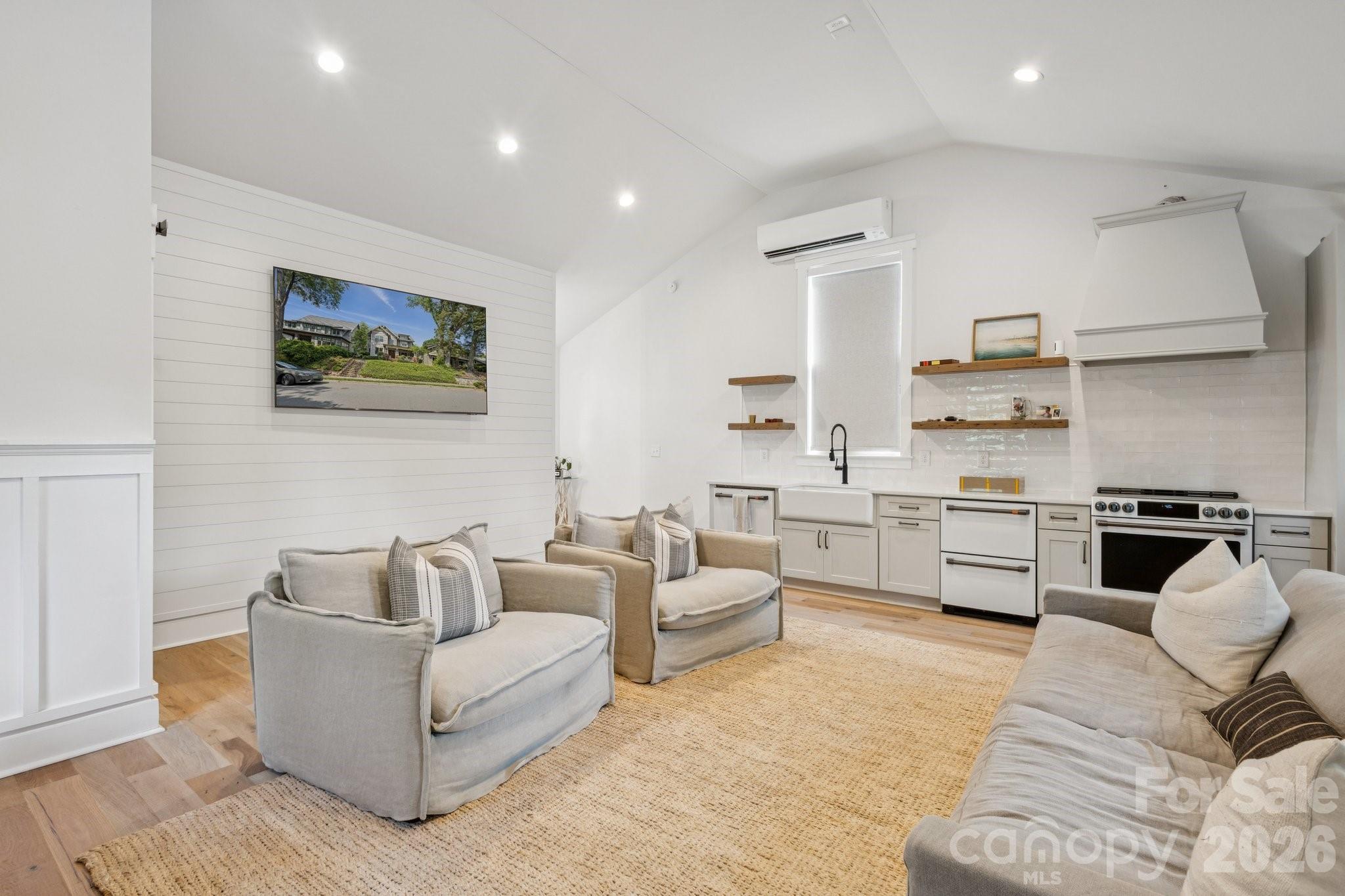 Elizabeth - Residential