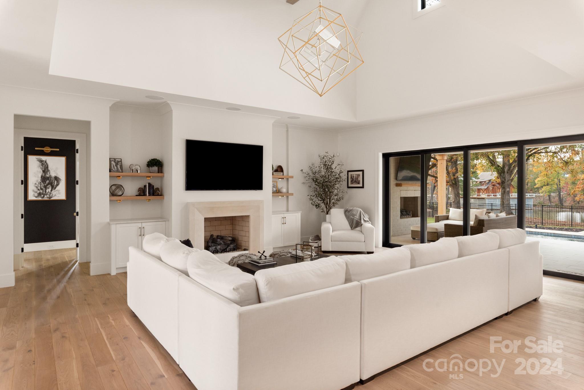 1017 Maxwell Court 5