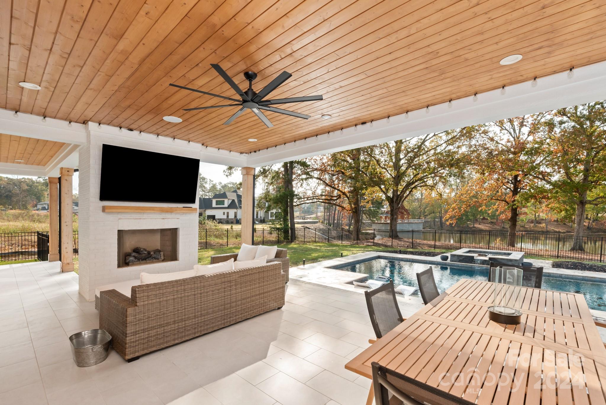 1017 Maxwell Court 5