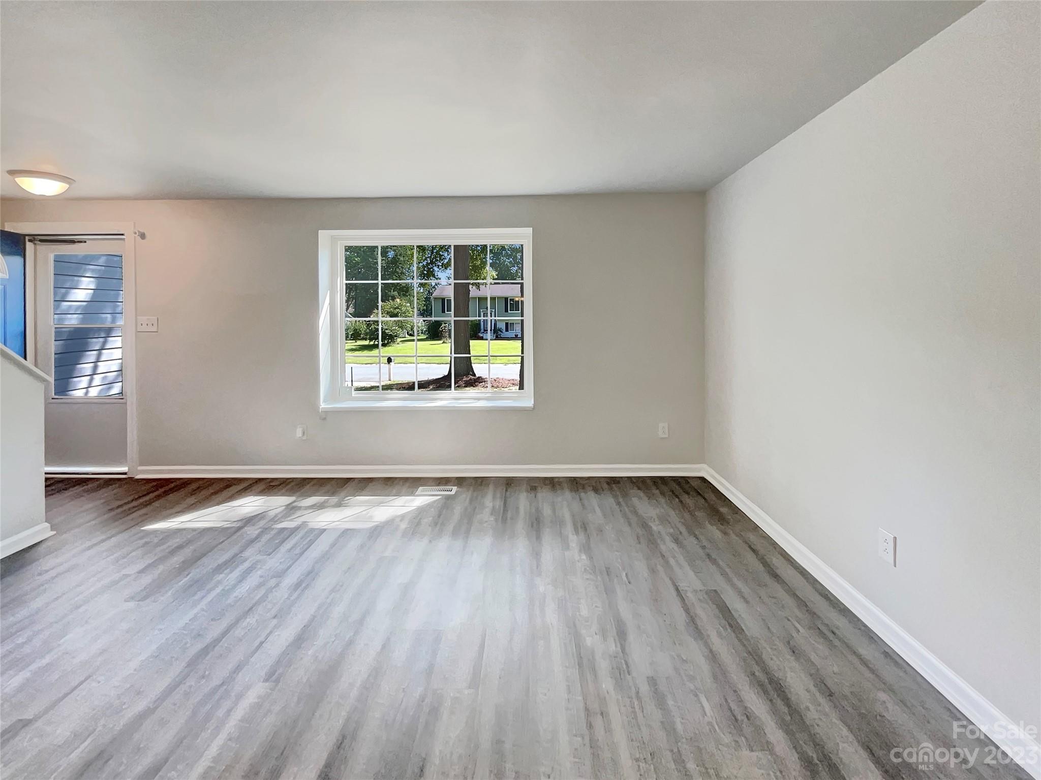 Twelve Oaks - Residential