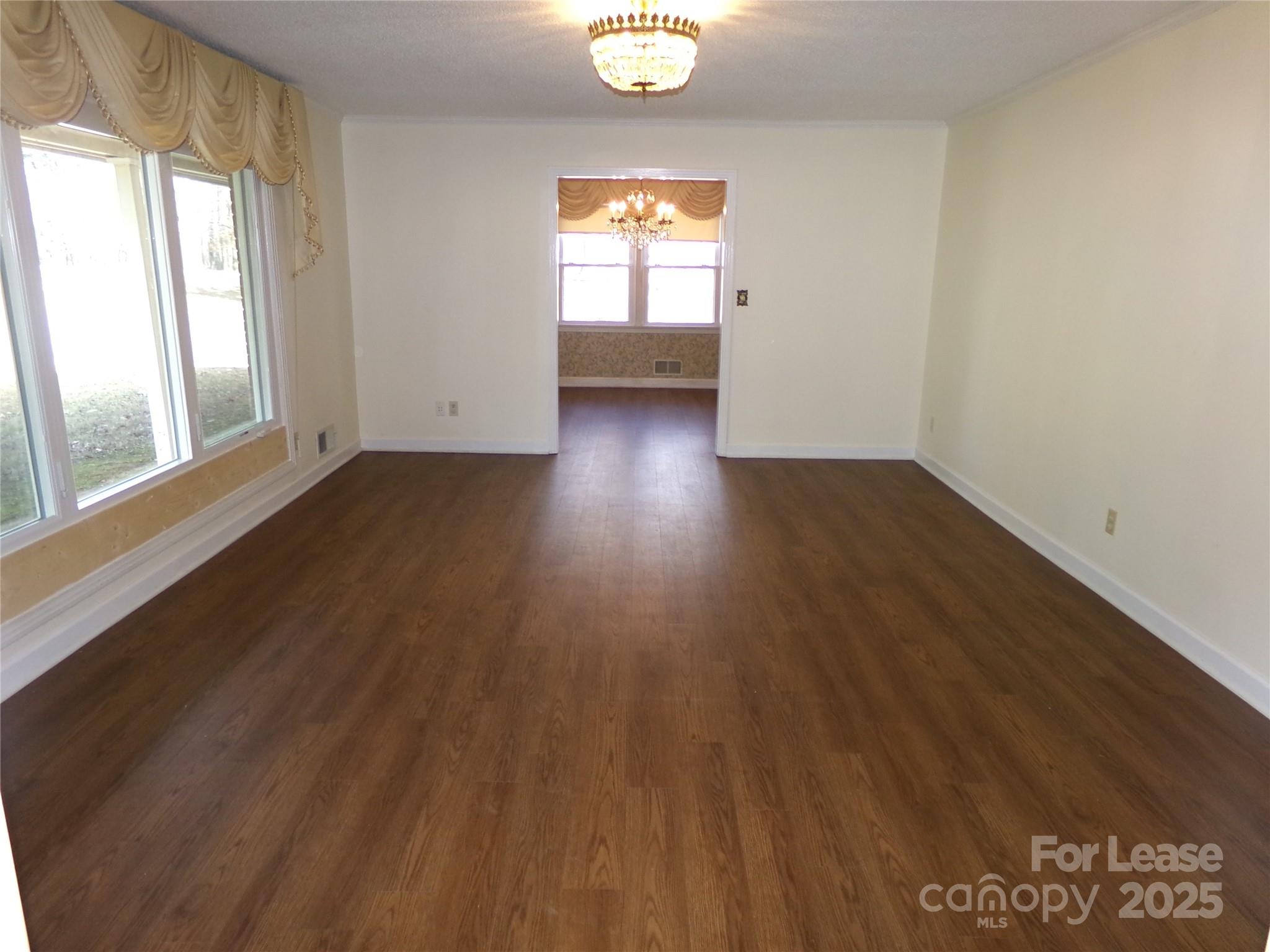 507 Valleyview Drive