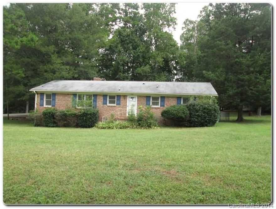 Lovely Brick ranch home with endless potential! This home offers a spacious floor plan,hardwood flooring in foyer to great room, a sunny large kitchen and dining area. With just a little TLC you can customize features to truly make this your own! Do not delay! This adorable property will not last long!