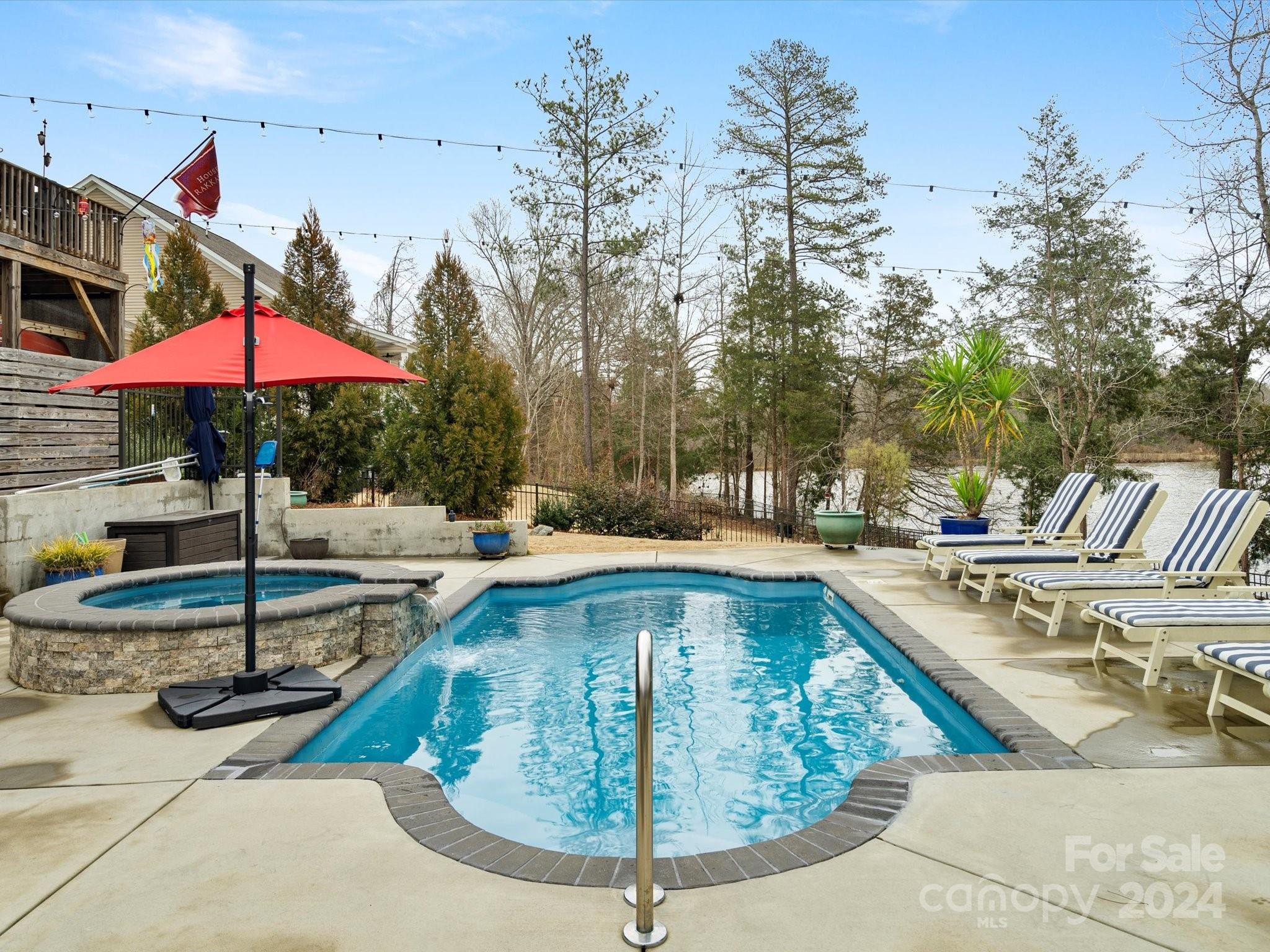 Stoneridge Lakes - Residential