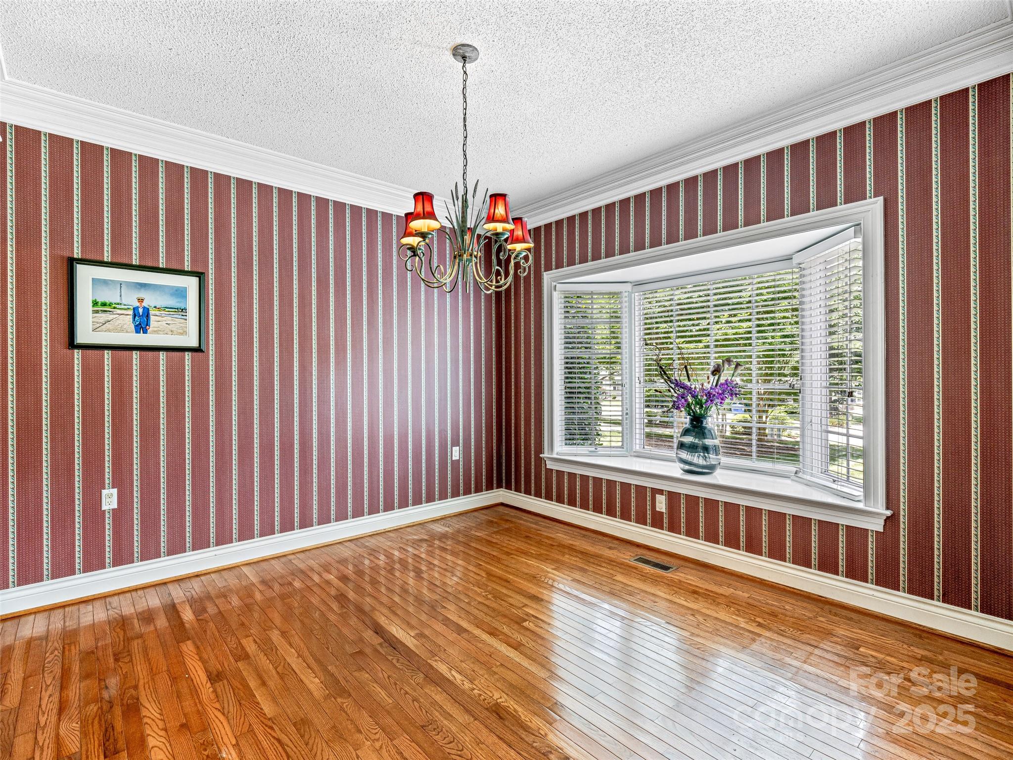 40 Tiverton Lane