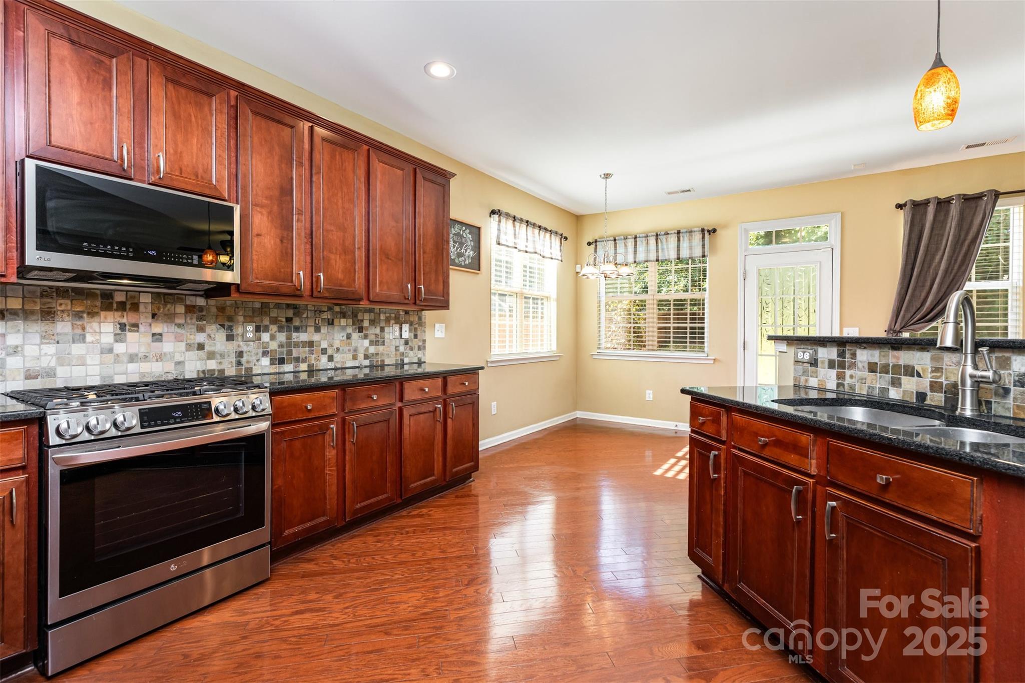 Fort Mill, South Carolina 29707, United States, 4 Bedrooms Bedrooms, ,3 BathroomsBathrooms,Residential,Active,222147