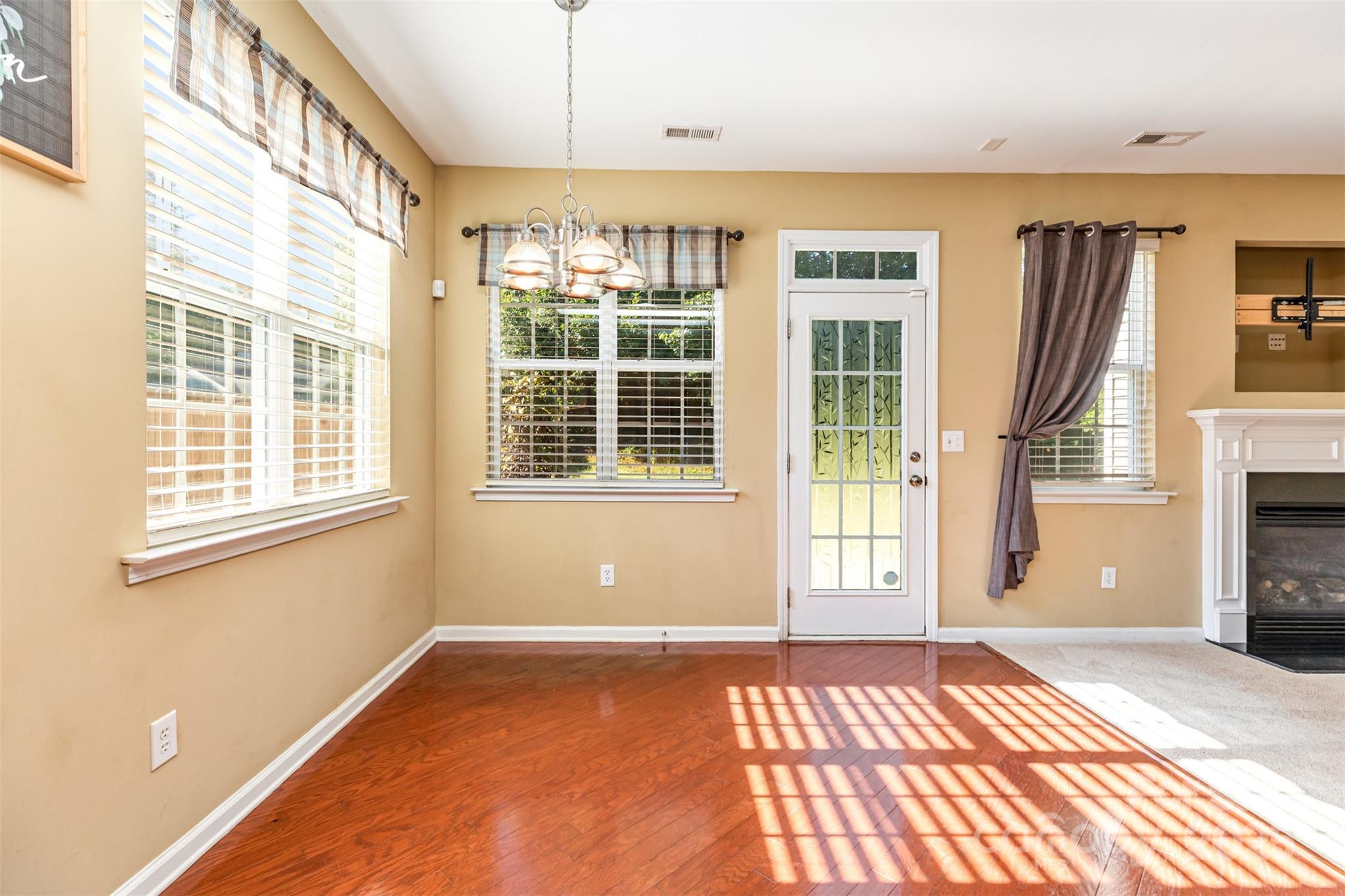 Fort Mill, South Carolina 29707, United States, 4 Bedrooms Bedrooms, ,3 BathroomsBathrooms,Residential,Active,222147