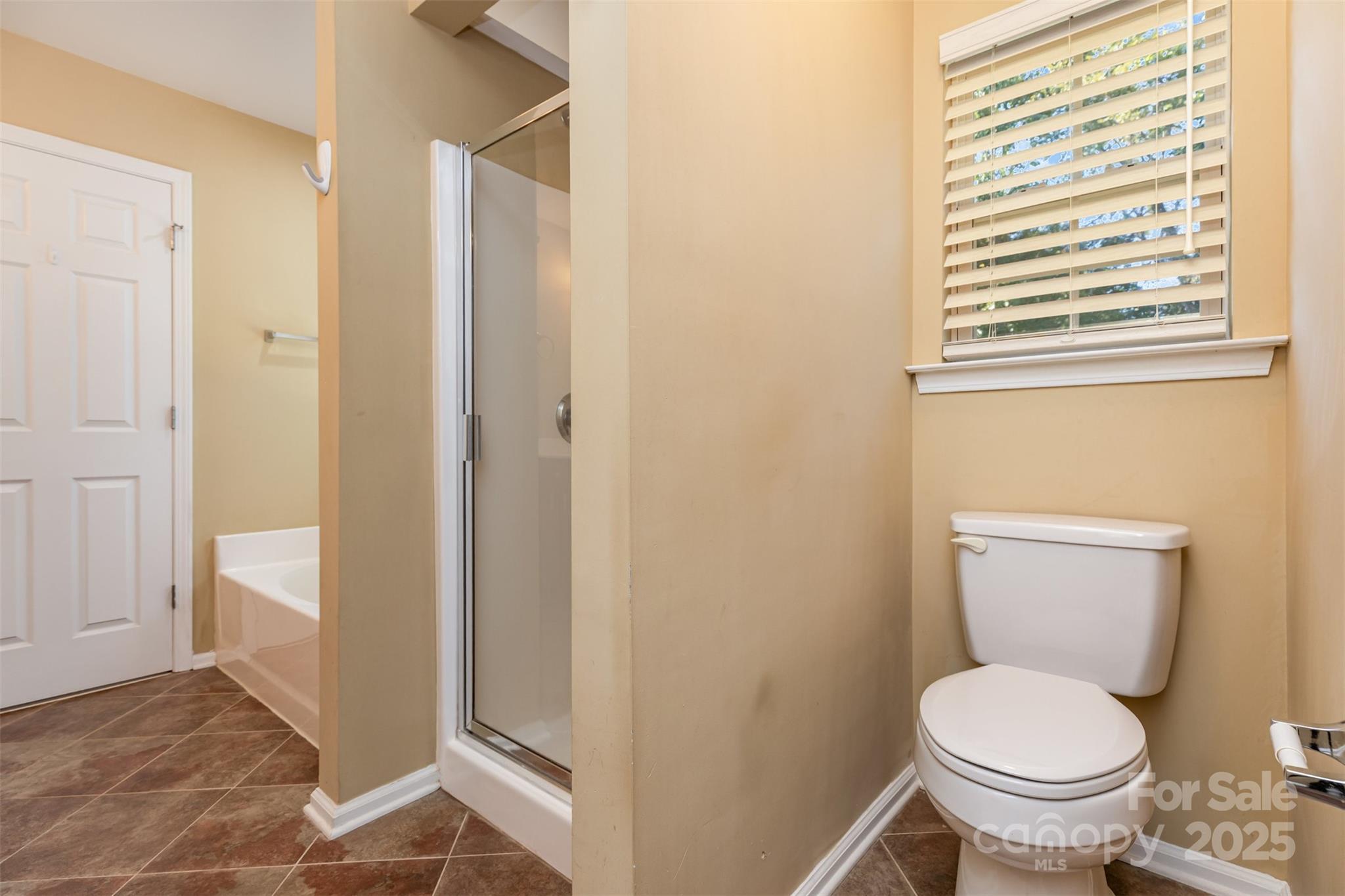 Fort Mill, South Carolina 29707, United States, 4 Bedrooms Bedrooms, ,3 BathroomsBathrooms,Residential,Active,222147