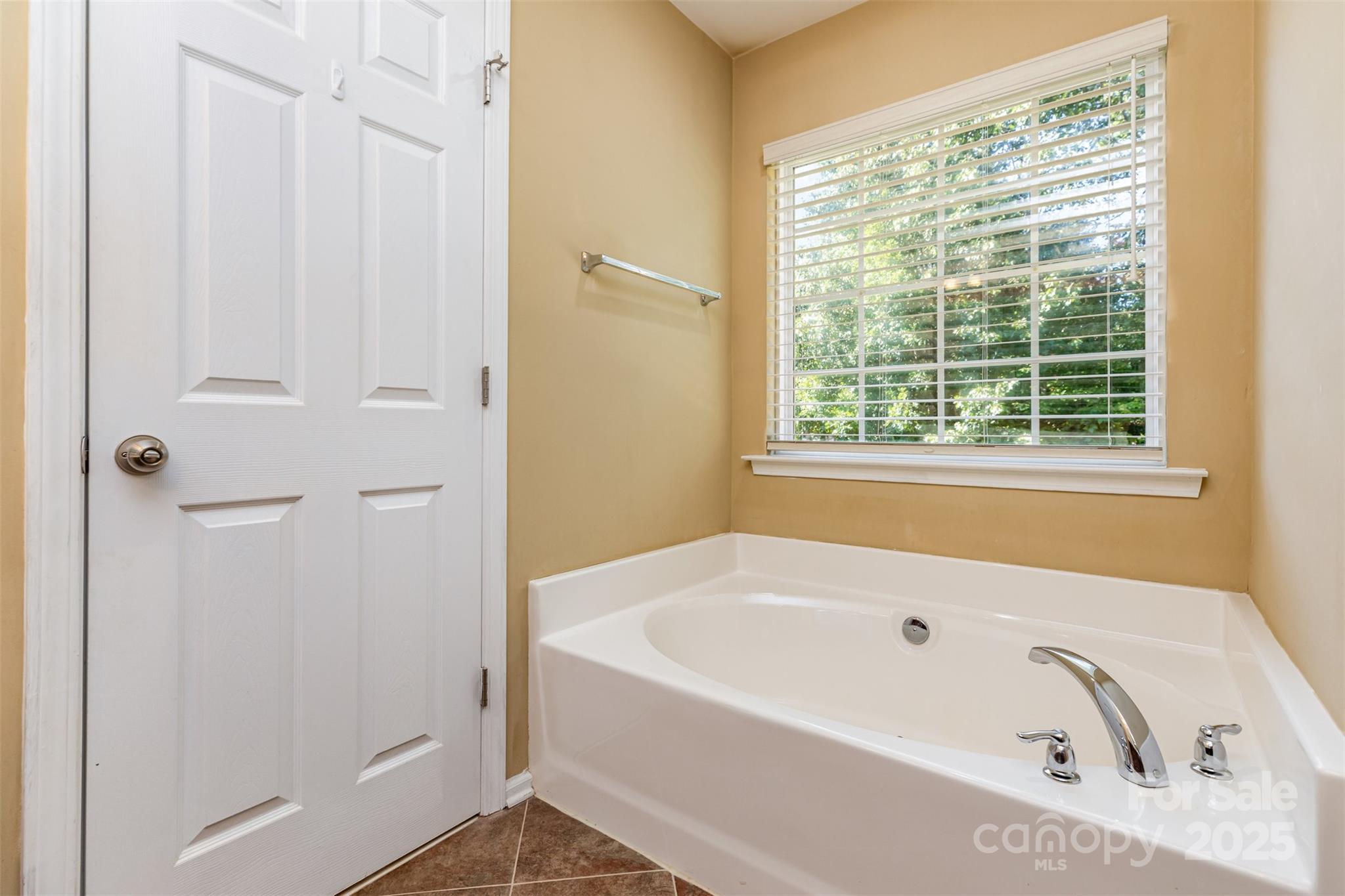 Fort Mill, South Carolina 29707, United States, 4 Bedrooms Bedrooms, ,3 BathroomsBathrooms,Residential,Active,222147