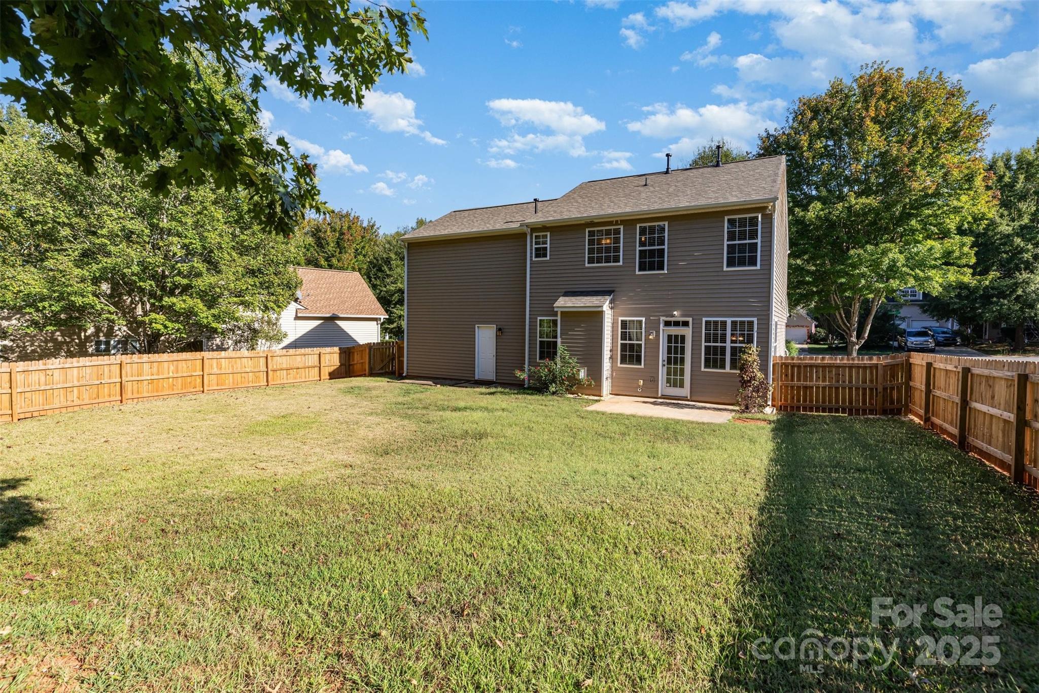 Fort Mill, South Carolina 29707, United States, 4 Bedrooms Bedrooms, ,3 BathroomsBathrooms,Residential,Active,222147