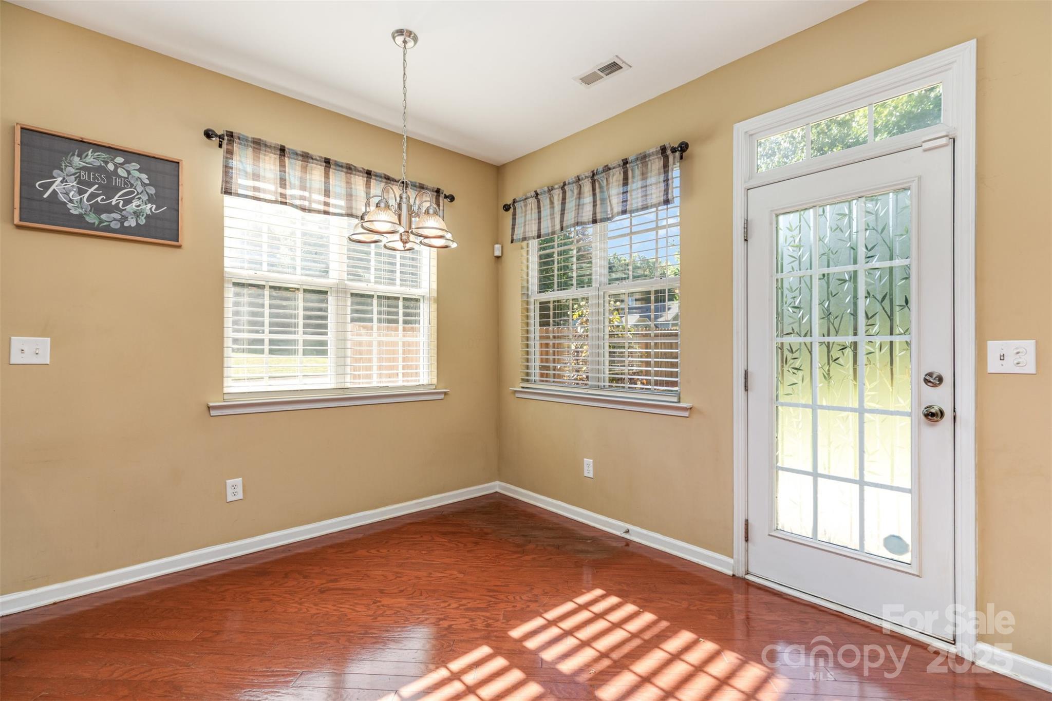 Fort Mill, South Carolina 29707, United States, 4 Bedrooms Bedrooms, ,3 BathroomsBathrooms,Residential,Active,222147