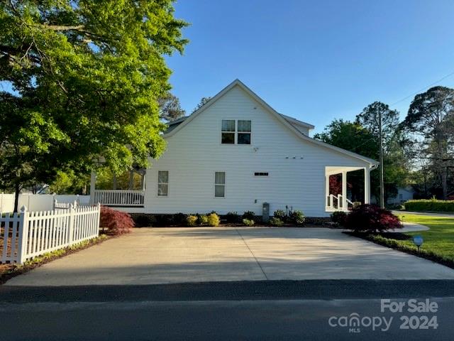 Rose Wood - Residential