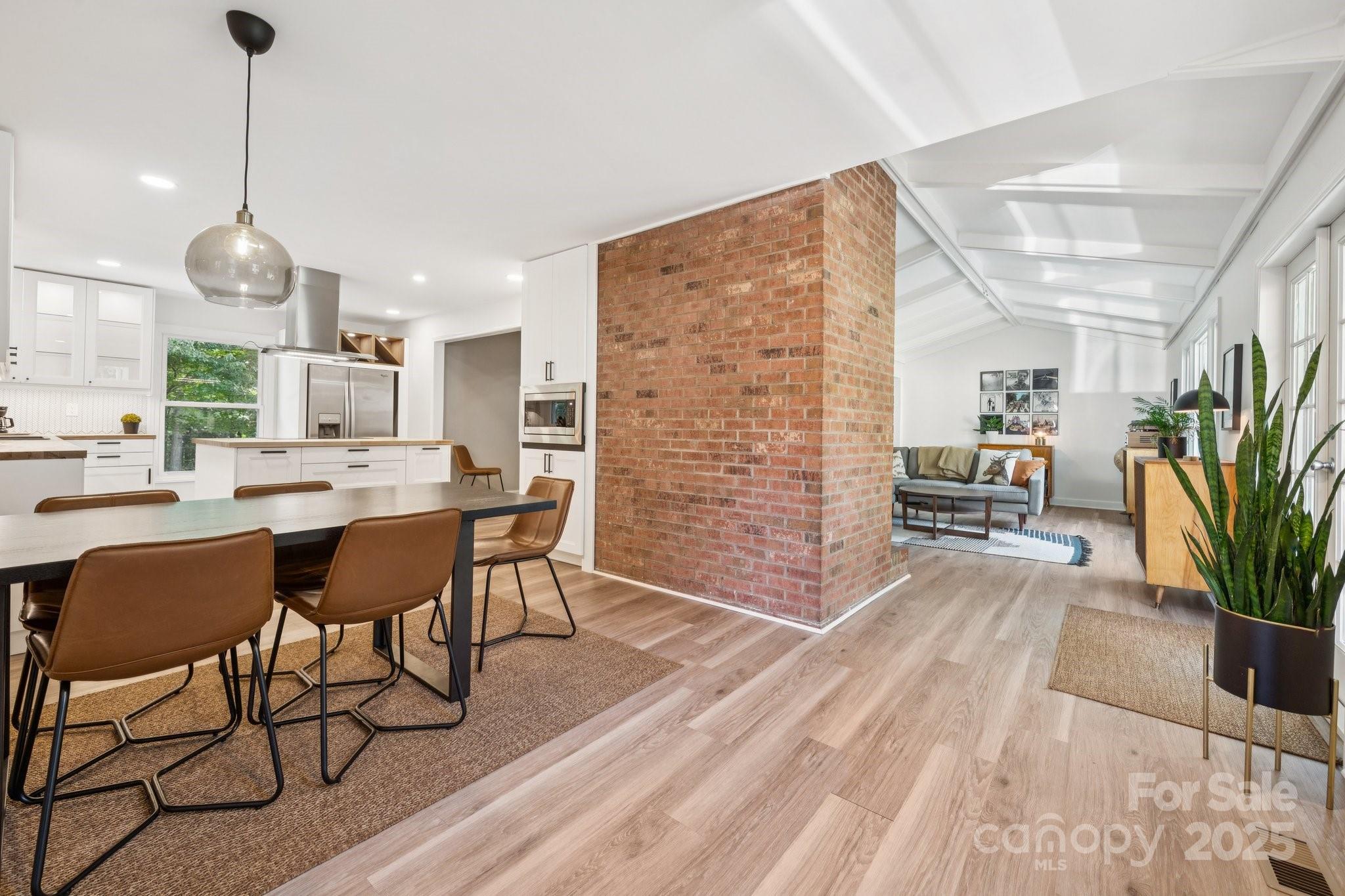 4432 Bob White Court