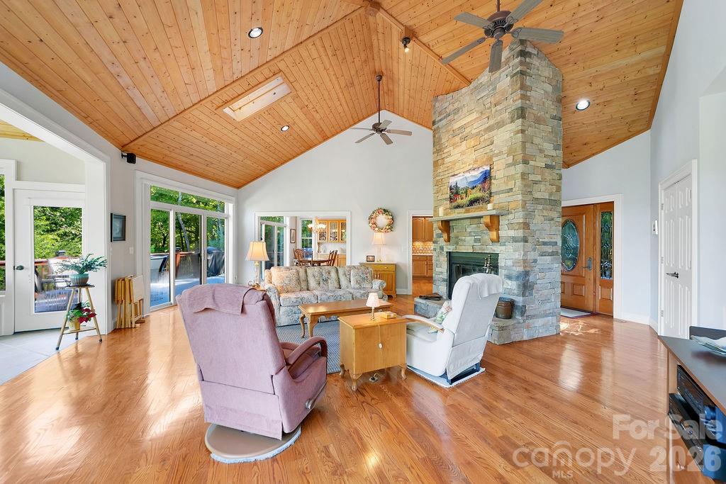 1228 Ugugu Drive