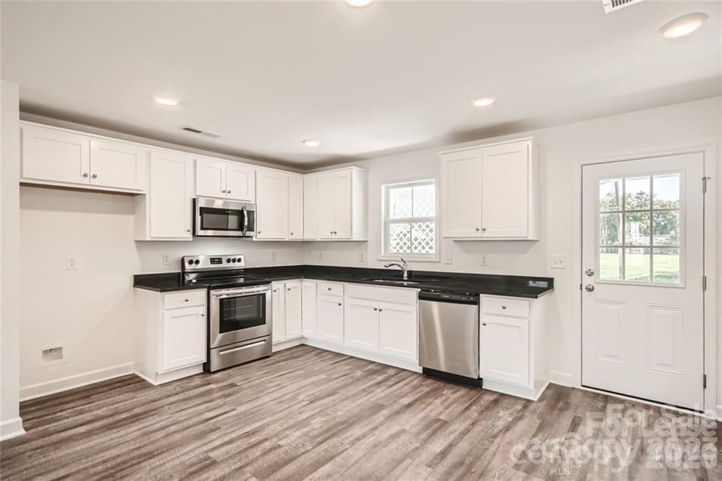 662 W Cemetary Street