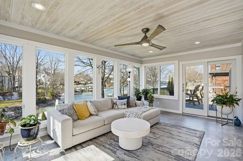 Photo of 21037 Norman Shores Drive, Cornelius, NC 28031 (MLS # 4349816)