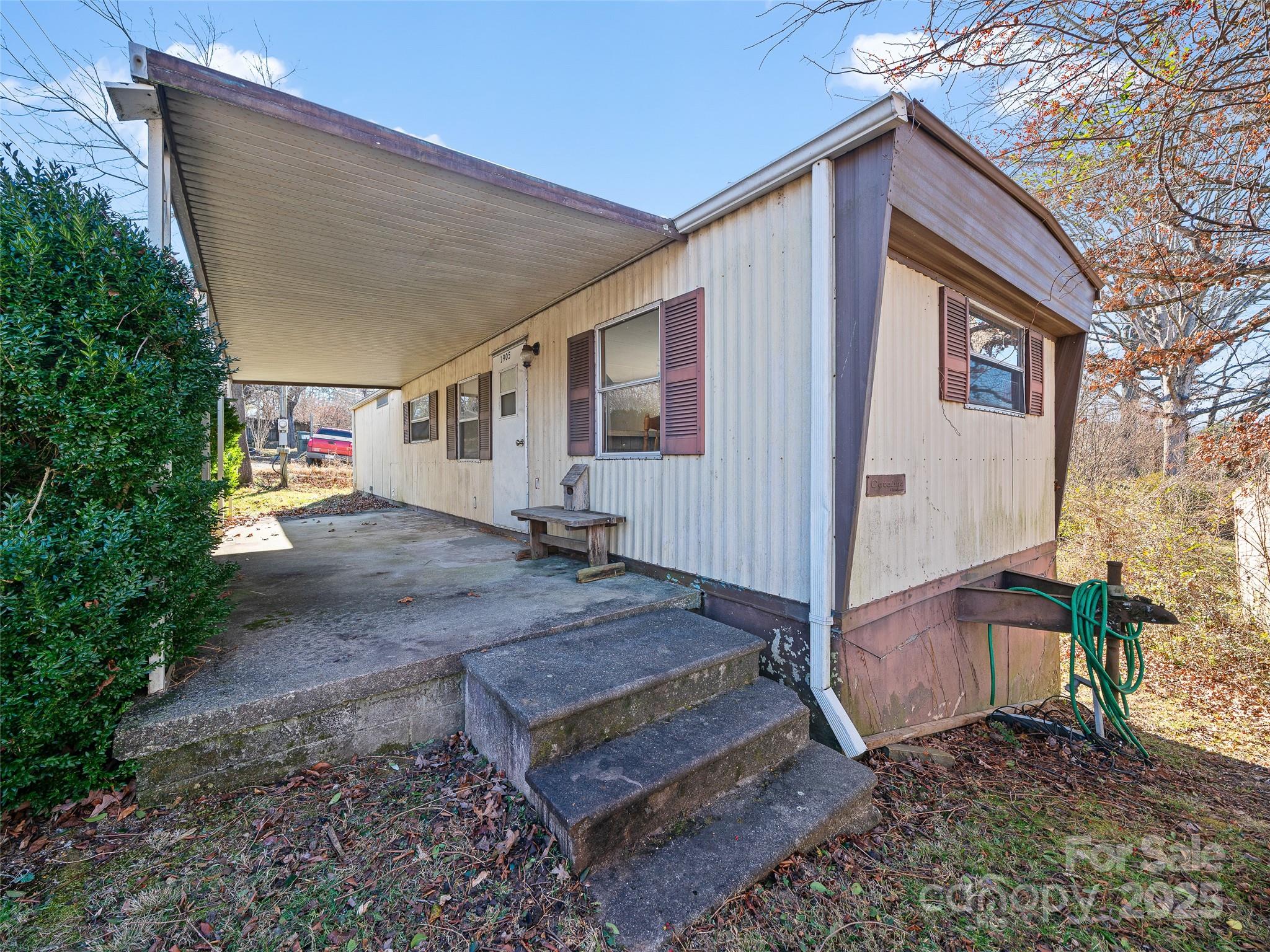 1905 Old Spartanburg Road