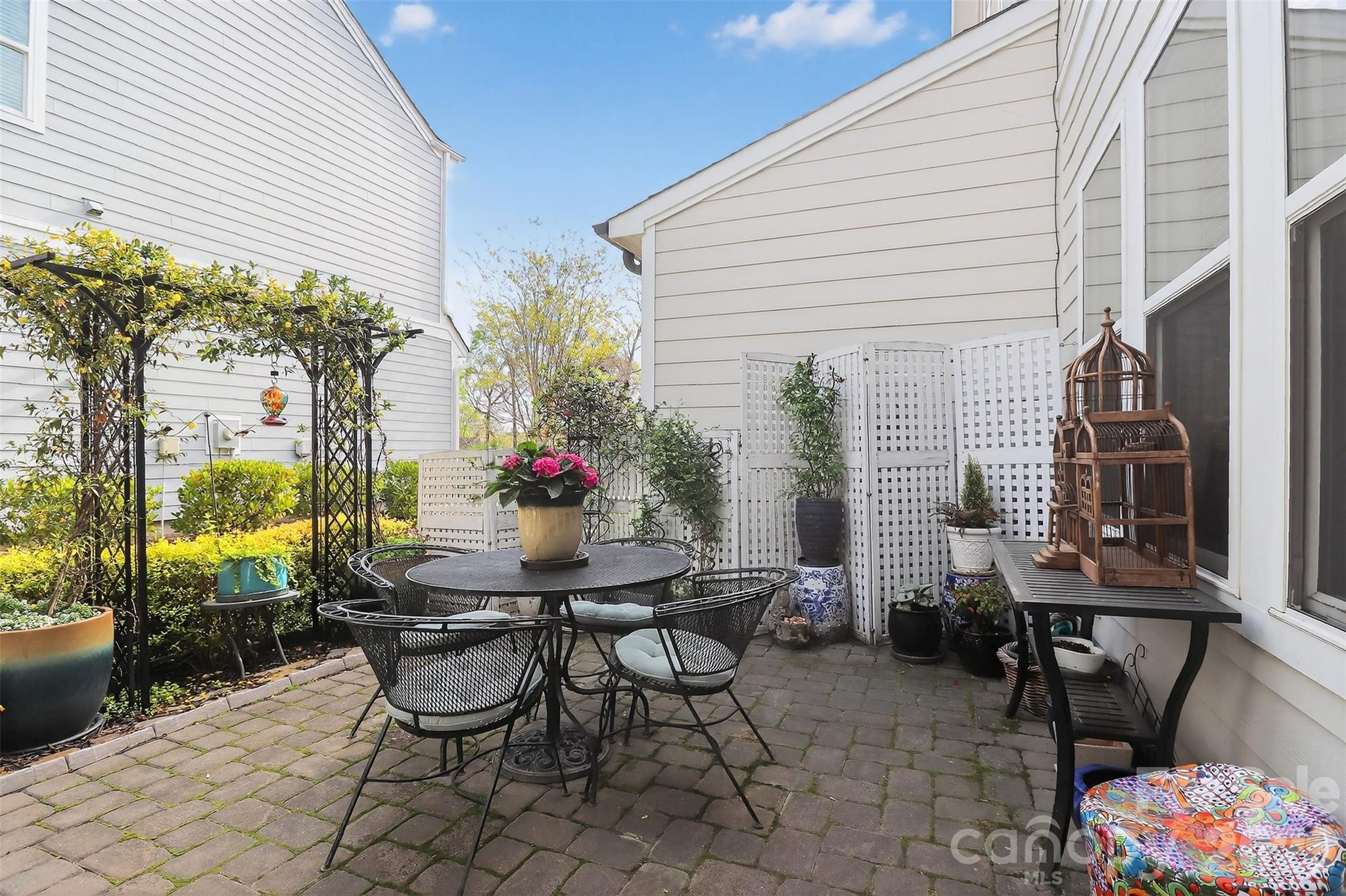 9106 Catherine Woods Place