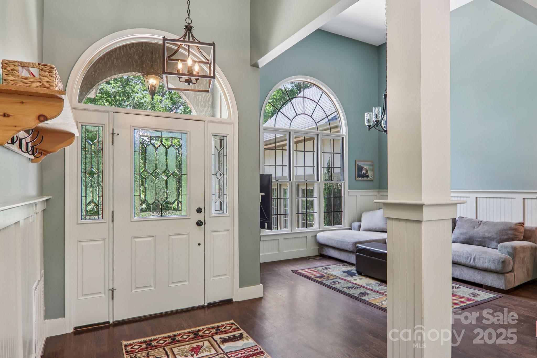 351 E Rambling Creek