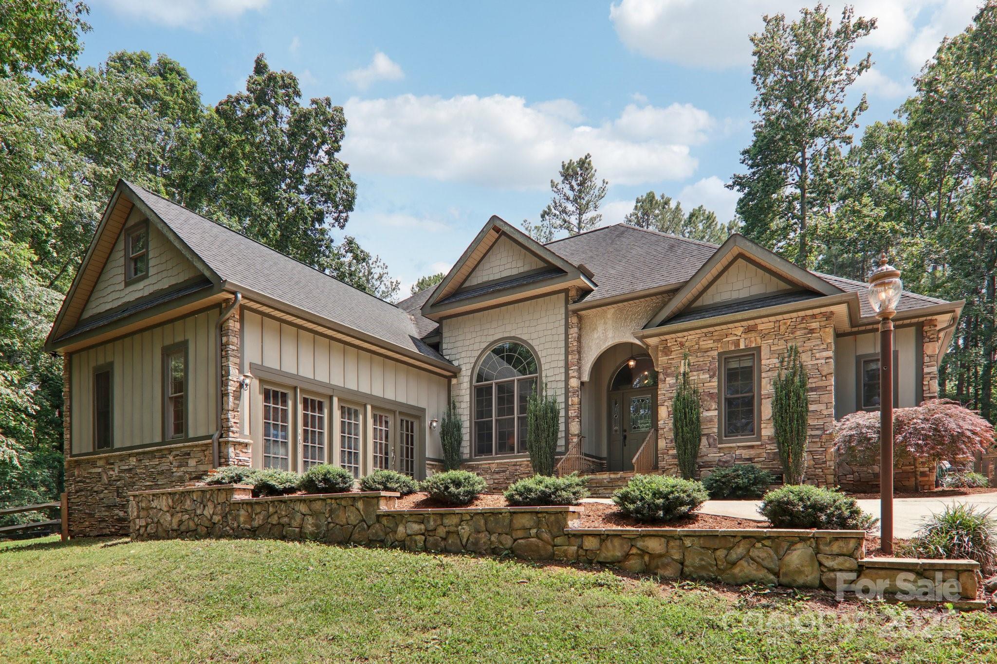 351 E Rambling Creek