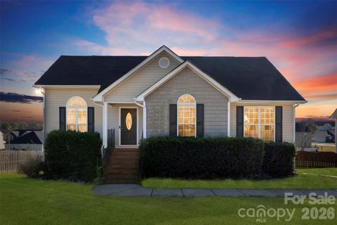 Photo of 417 Oakleigh Lane, Oakboro, NC 28129 (MLS # 4332969)