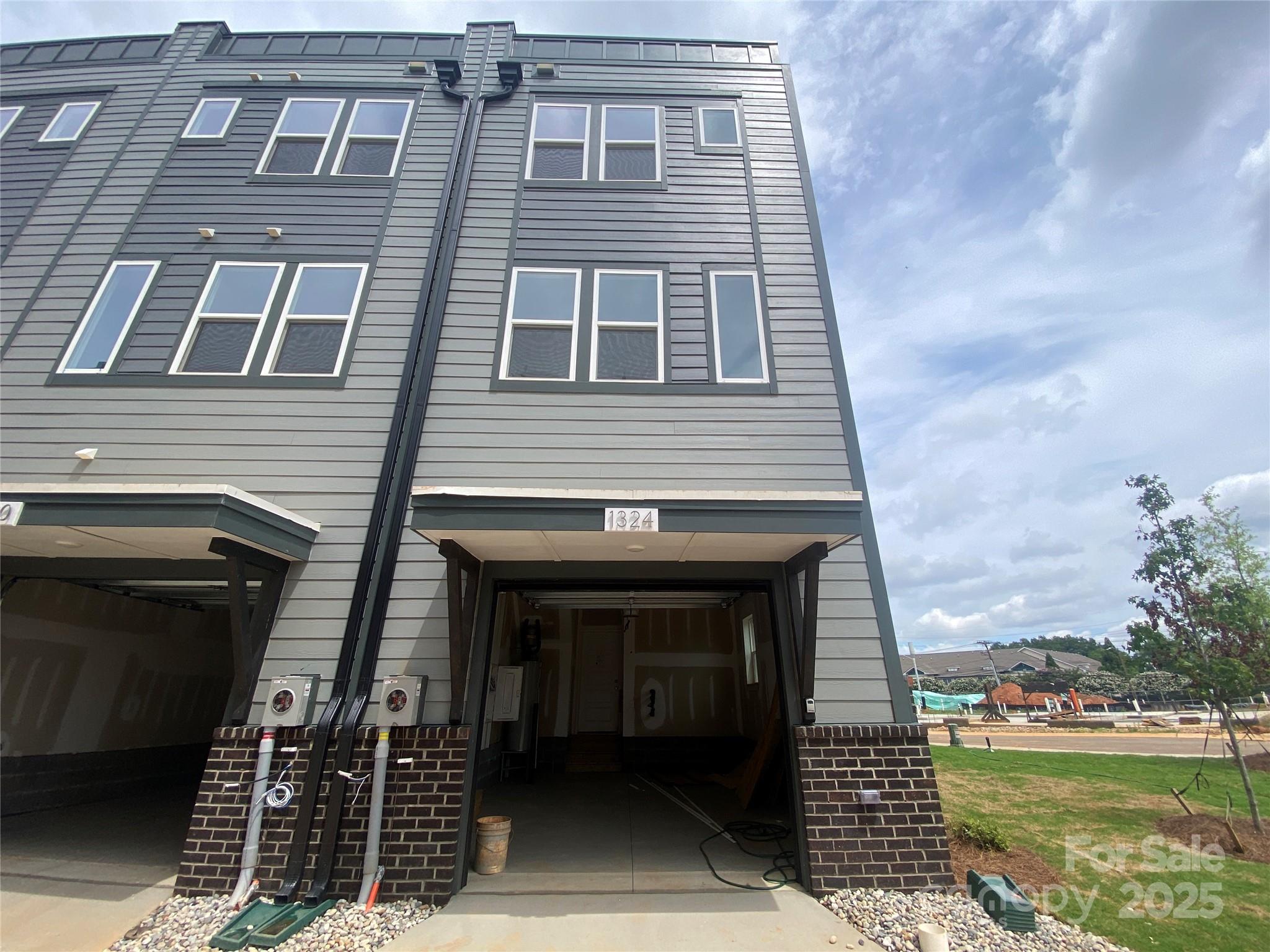 1324 Walter Taylor Way EQX0101