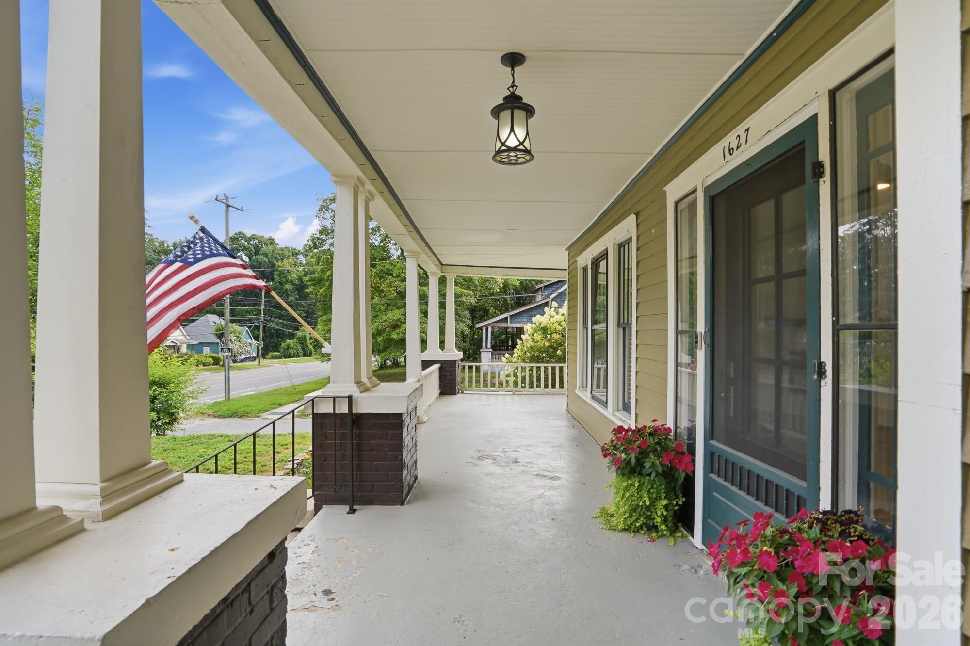 1627 N Main Street