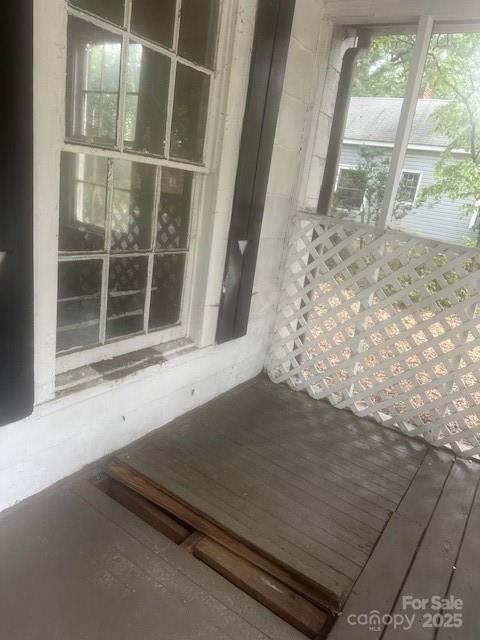230 S Hoskins Road 228