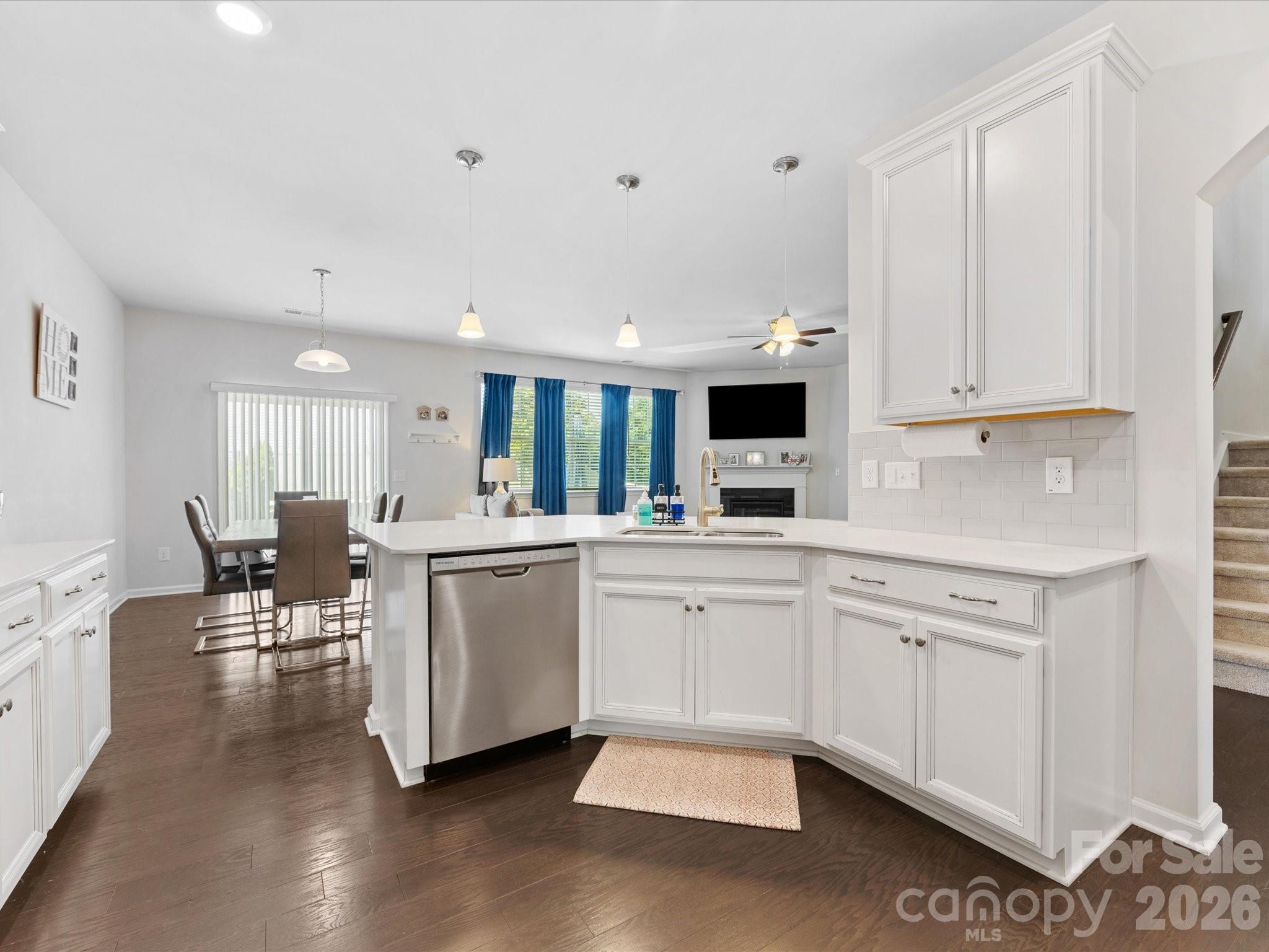 4261 Coachwhip Avenue