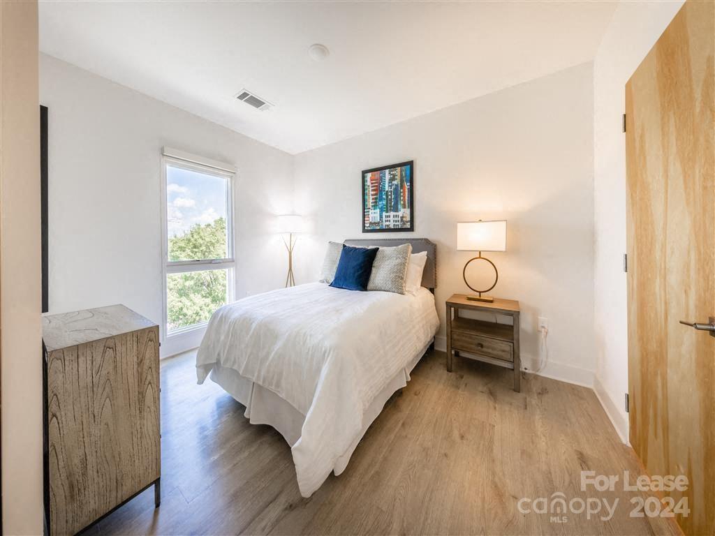 Charlotte, North Carolina 28206, United States, 2 Bedrooms Bedrooms, ,2 BathroomsBathrooms,Residential,Active,54784