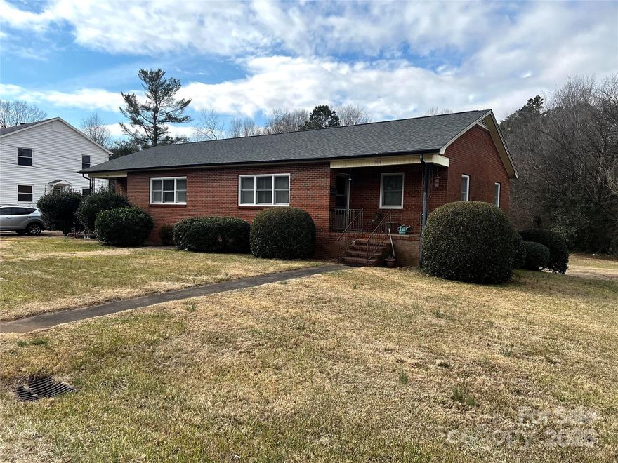 DUPLEX INVESTMENT OPPORTUNITY!! **2110 & 2112 N STEWART AVE Newton NC 28658**
This DUPLEX in Newton, North Carolina, features two rented units, each offering 2 bedrooms and 1 bathroom (total of 4BR 2BA), and benefits from recent updates like the roof, water heater, and interior accessed basements(unfinished). The large lot is .5 acre per the tax card! The long-term tenants cover all utilities. Available city services include city water/sewer/trash & gas  enhance its appeal, making it a promising choice for real estate investors. Showings are by appointment only; do not disturb tenants. Sold as is. This property is an ideal start for your investment journey!**PICS 4-16 are of UNIT 2112 and PICS 17-30 UNIT 2110**
Some Appliances are tenants do not convey if they move.
