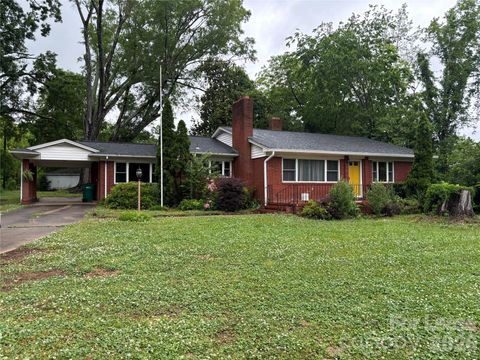 Photo of 229 Pee Dee Avenue, Norwood, NC 28128 (MLS # 4365922)