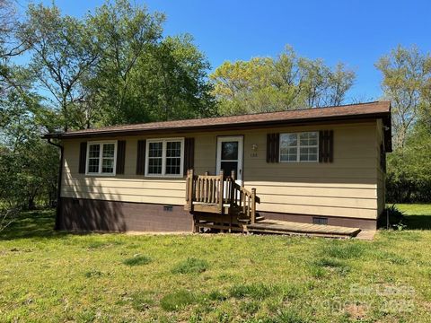 Photo of 120 Amber Lane, Statesville, NC 28677 (MLS # 4309425)