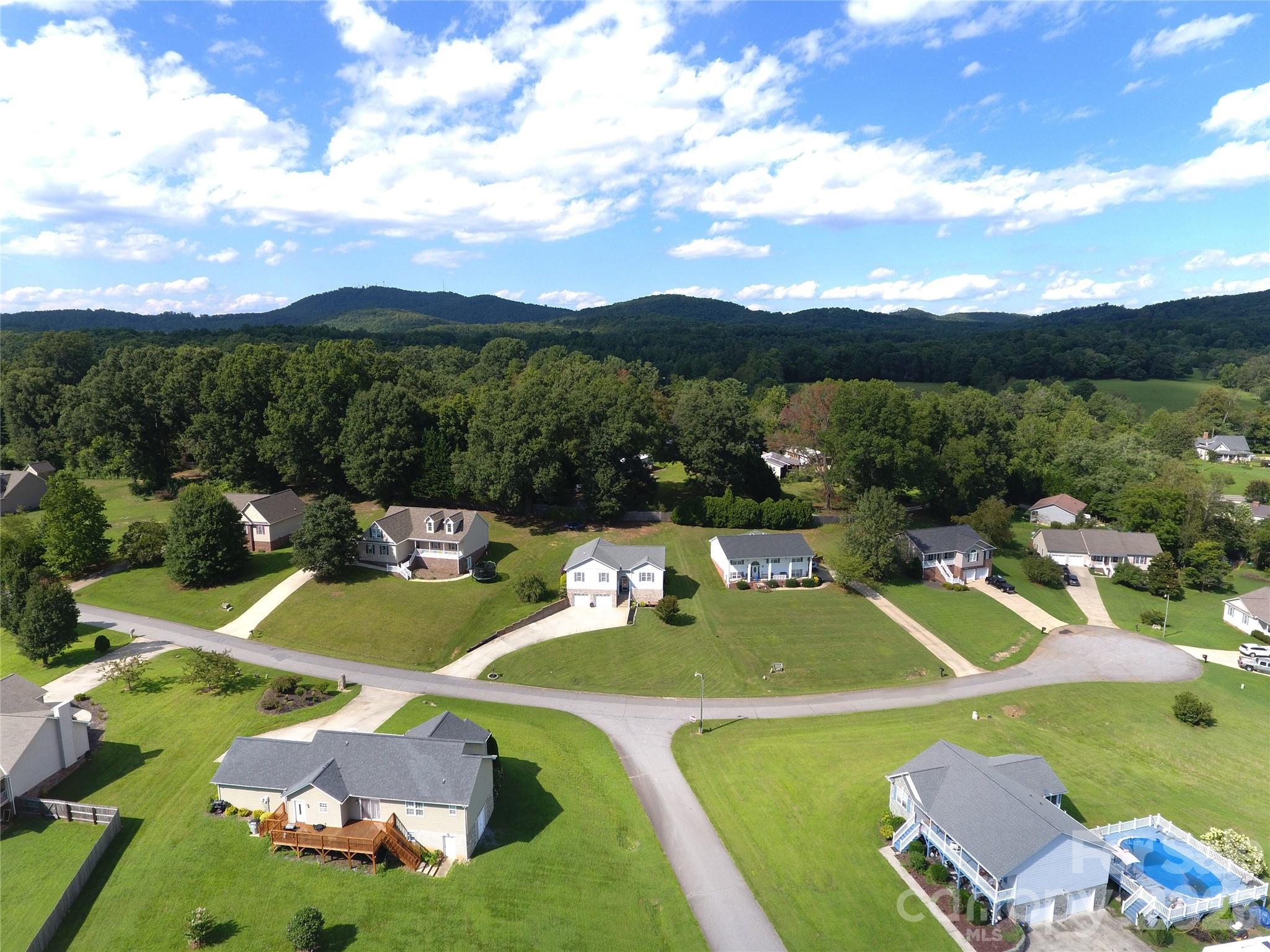 2135 Olde Farm Road SE