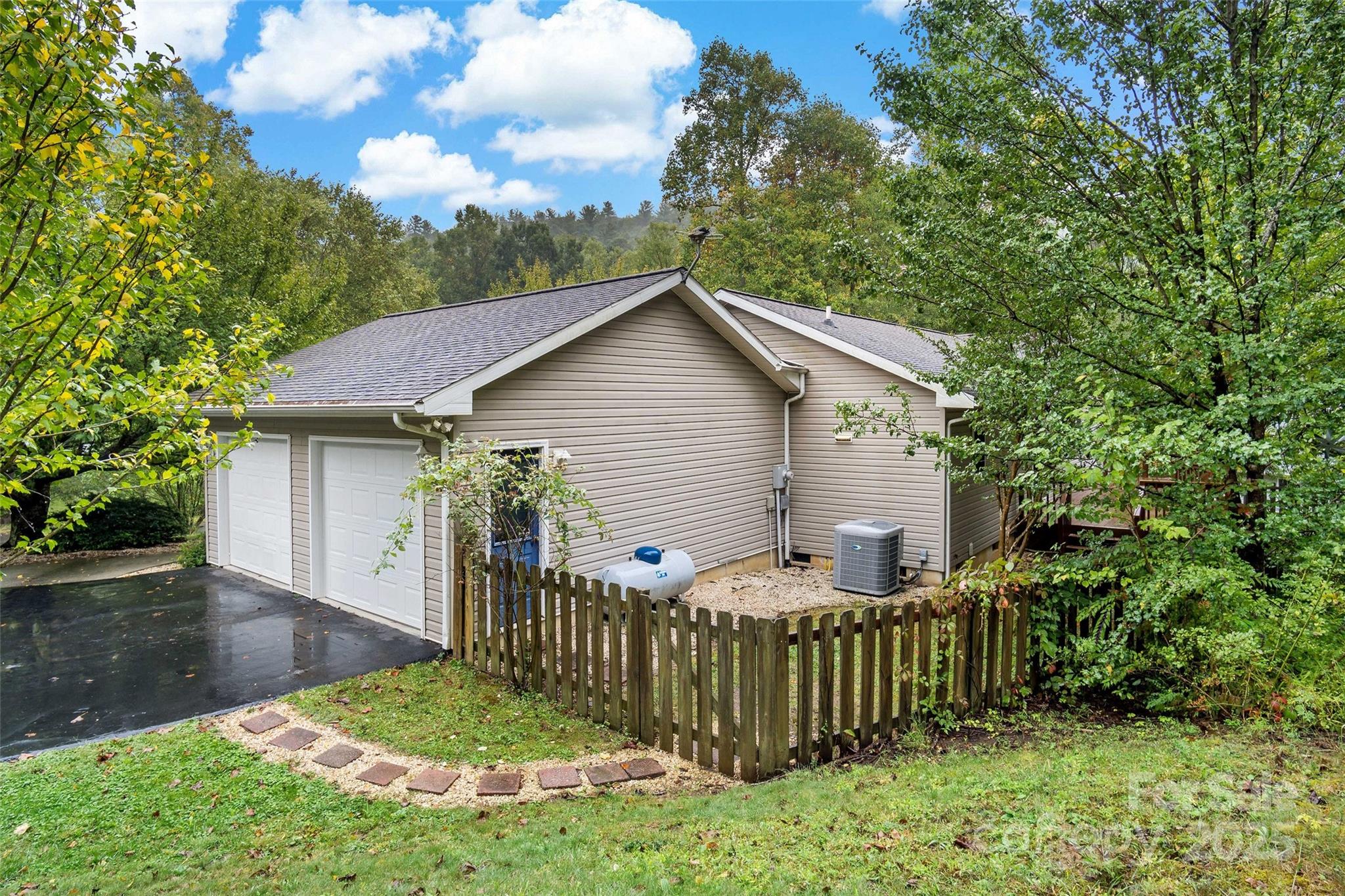 202 Cardinal Crest Lane