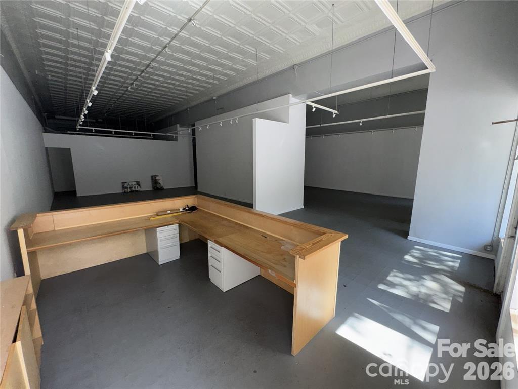 24 N Lexington Avenue