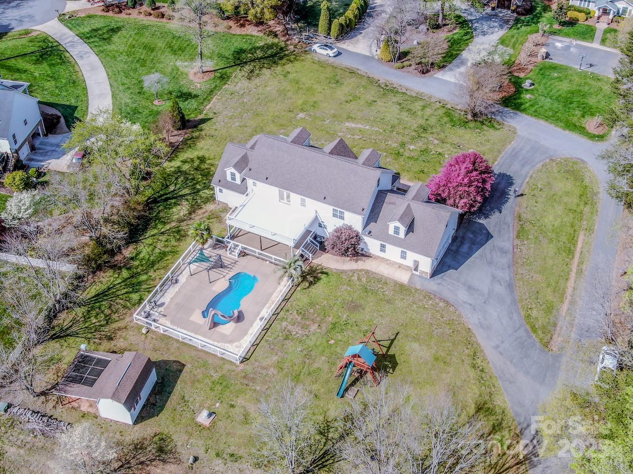 4907 White Oak Lane