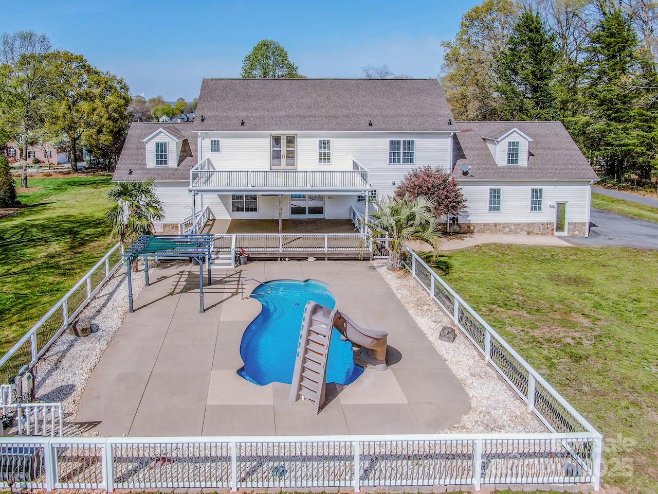 4907 White Oak Lane