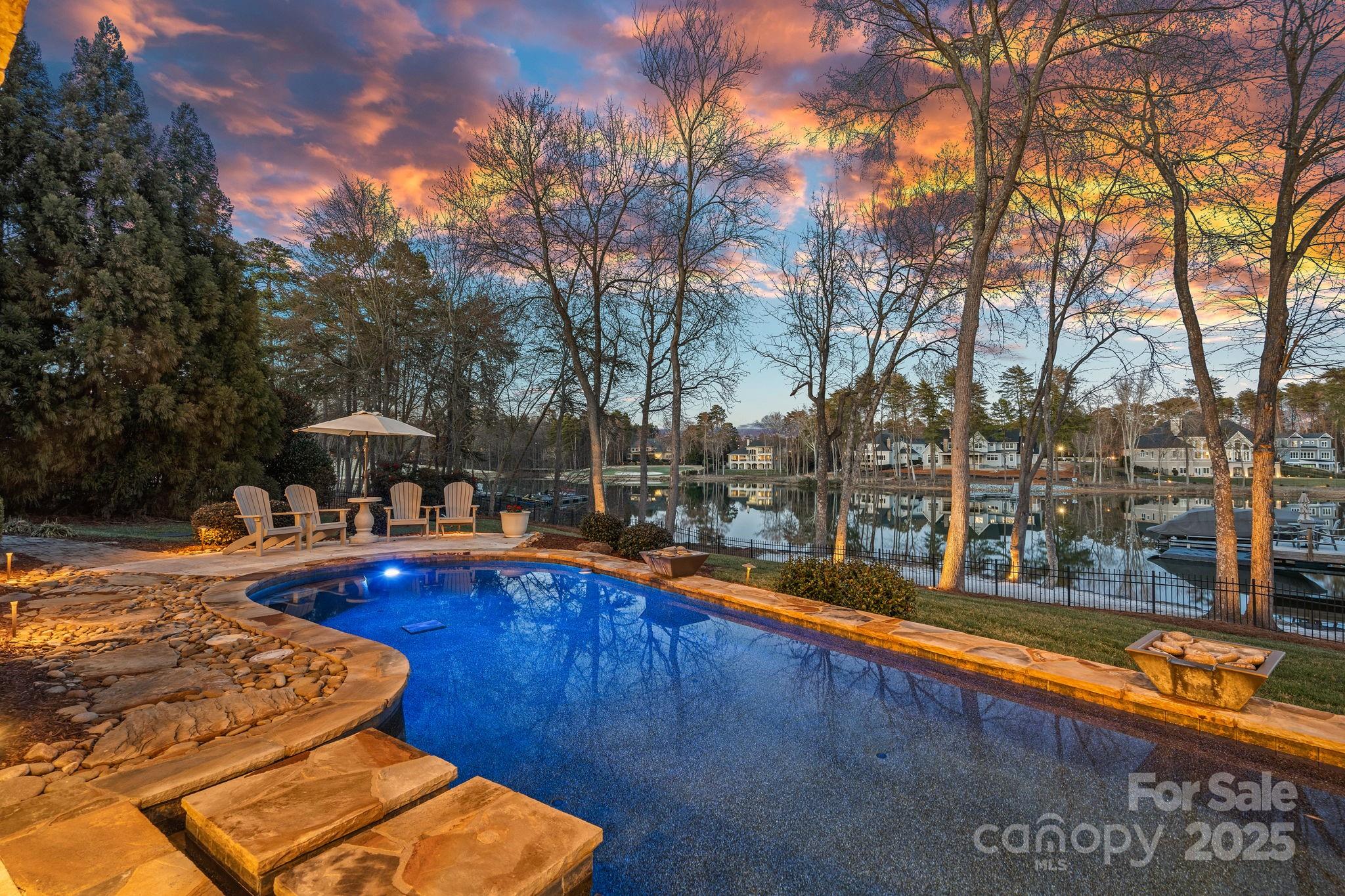 122 N Longfellow Lane