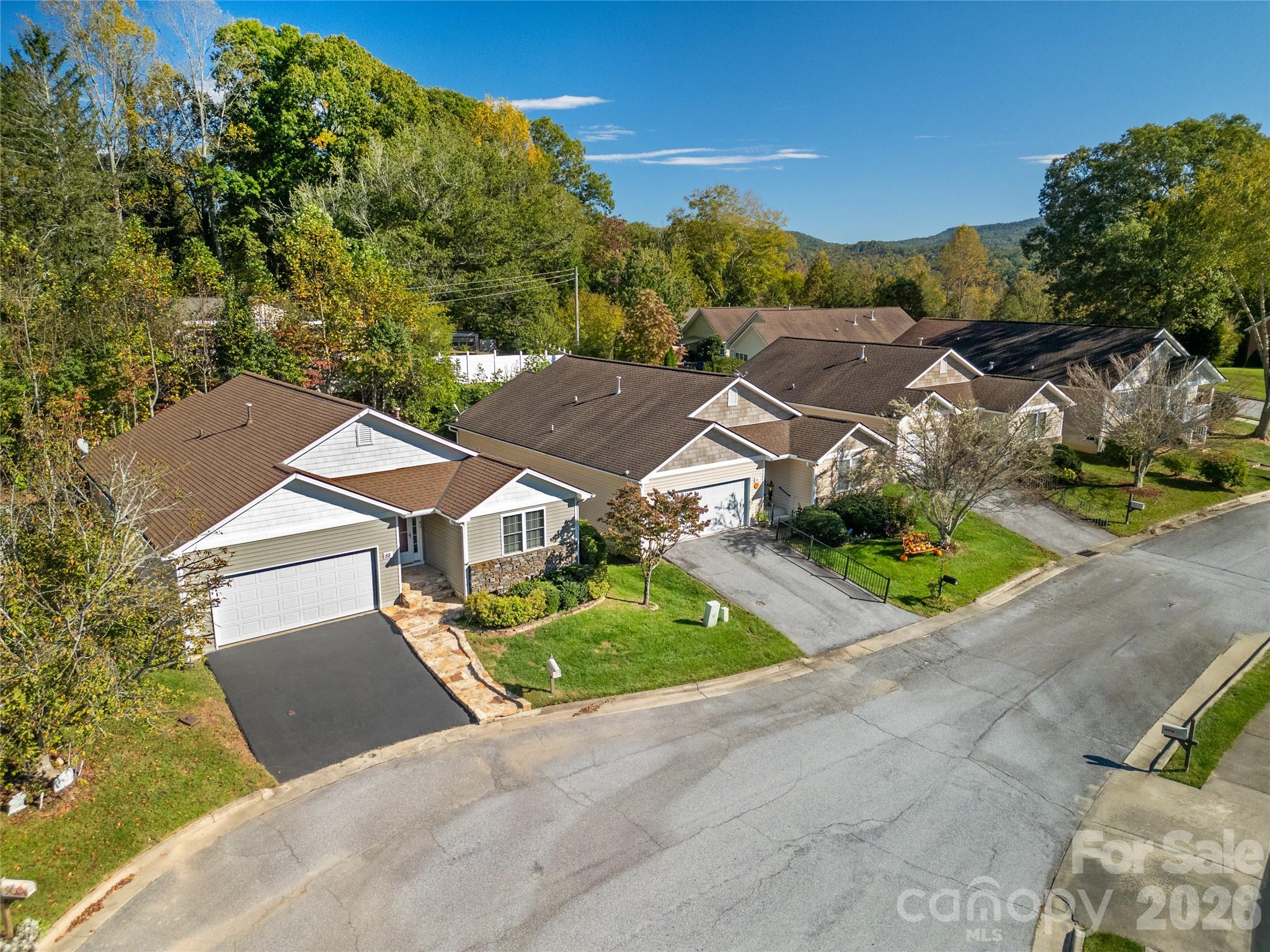 88 E Danbury Lane