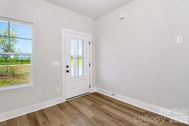 107 Cain Road, photo 4 of 25
