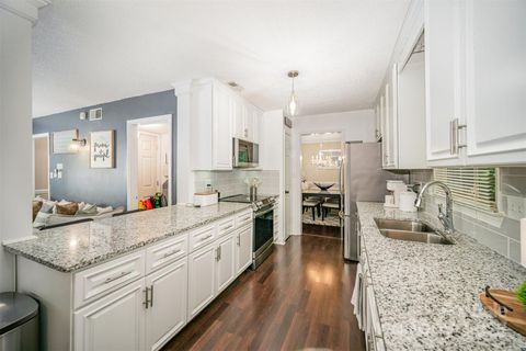 3016 Heathcroft Court Charlotte NC 28269