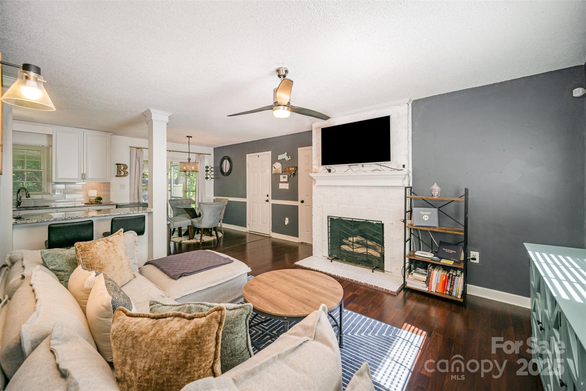 3016 Heathcroft Court