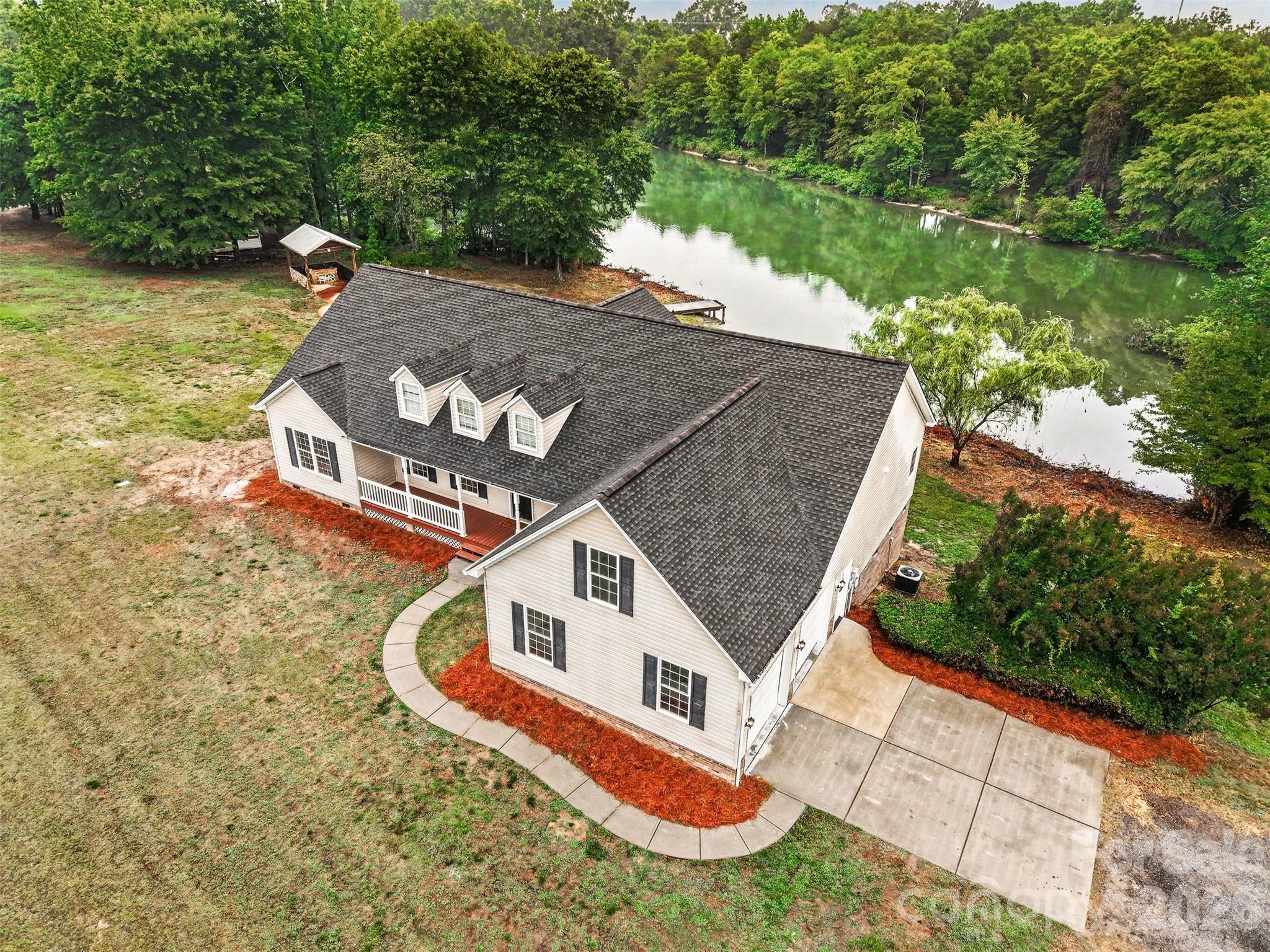1060 Moss Lake Drive