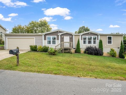 Photo of 4 N Frederick Lane, Hendersonville, NC 28792 (MLS # 4310090)