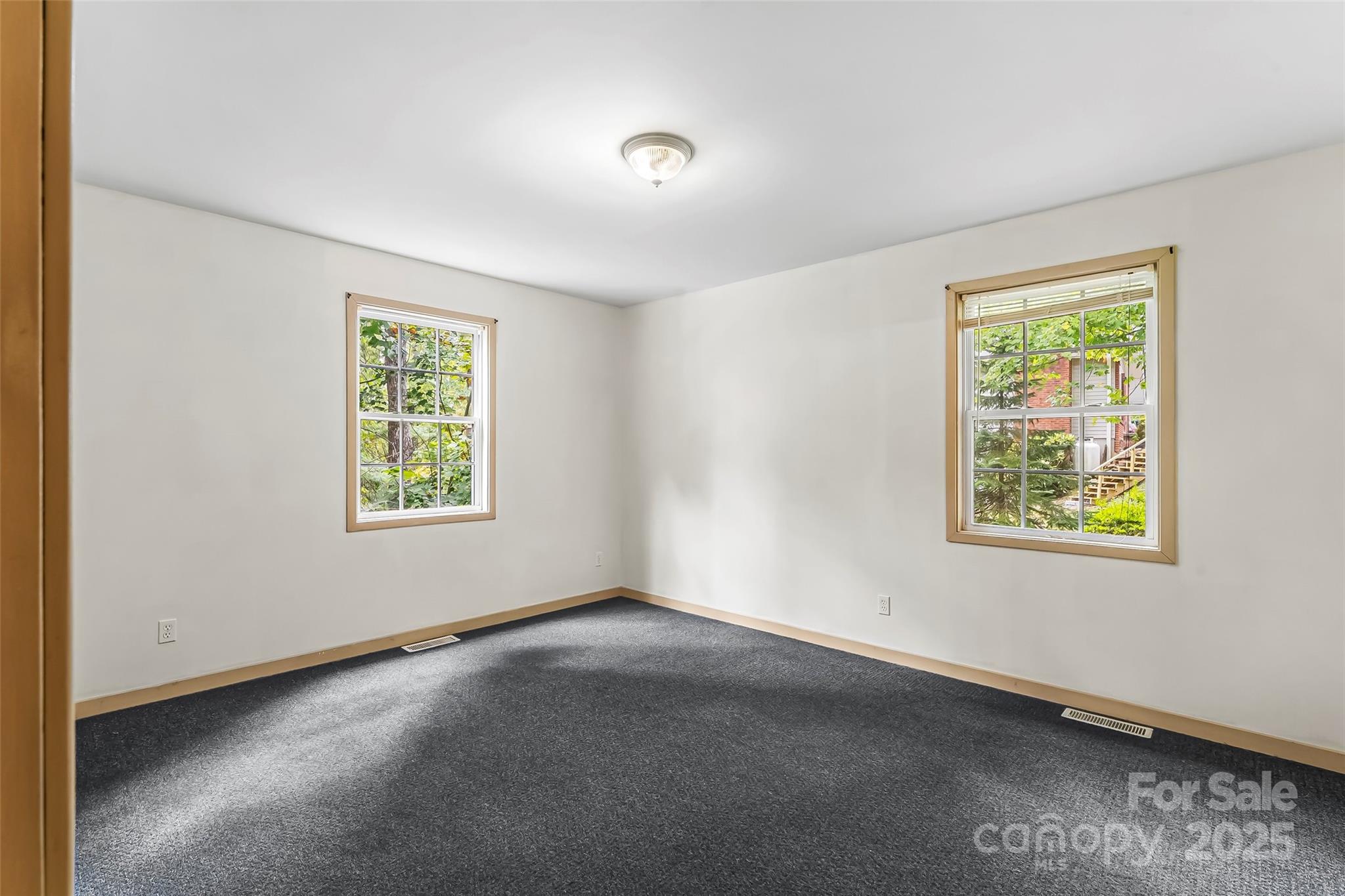 Royal Pines - Residential